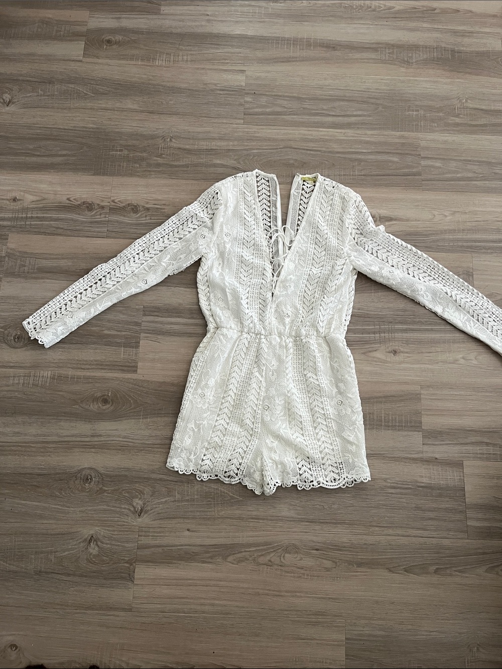 Gianni Bini White Lace Long-Sleeve Romper